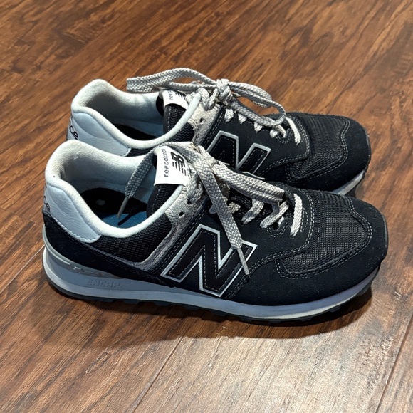 New Balance Classic 574 Sneakers - Picture 1 of 8